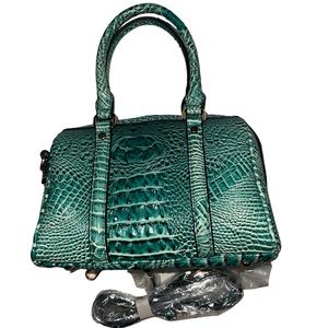 Small faux leather embossed glossy satchel in teal/green 
Removable-strap